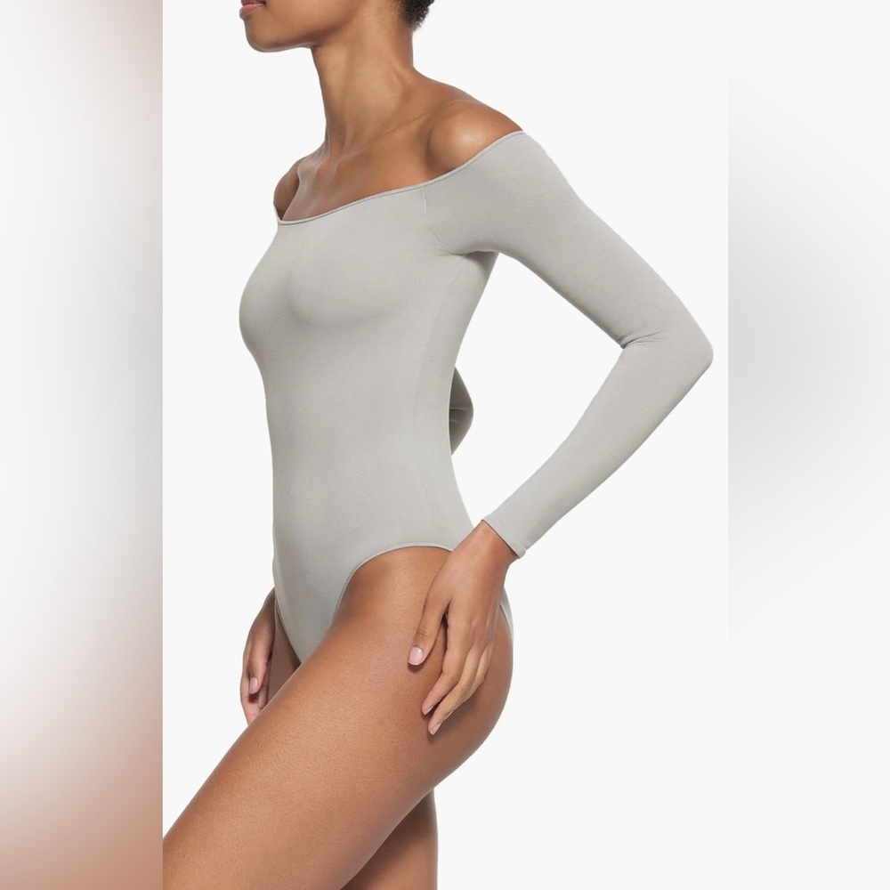 SKIMS Gray Off-Shoulder Bodysuit - Picture 5 of 6